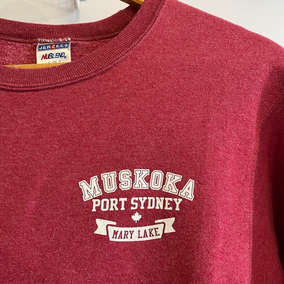 Muskoka Port Sydney crewneck. - Picture 3 of 3
